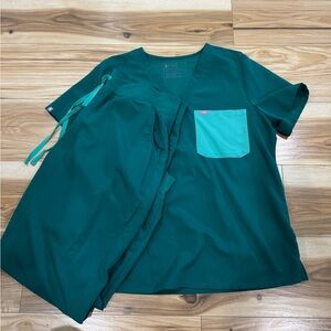 Figs Hunter Green Scrub Set